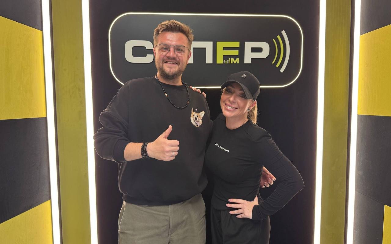 Анна Благова в эфире «Супер FM»: о музыке, силе и новой песне «Я счастливая»