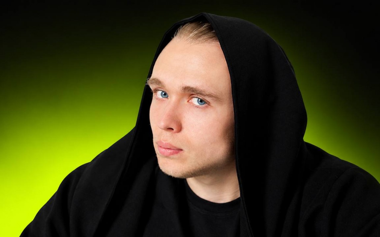«Ну чаму» больше не грустит: Anton By и Cheichai разогнали белорусский вайб в треке «Chamu»
