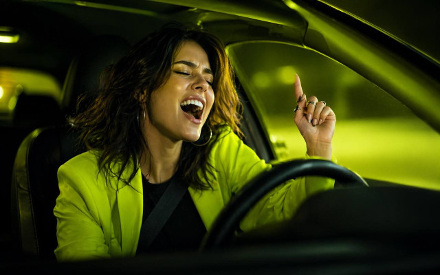 Орёте в машине, хотя медведь на ухо наступил? Супер FM объясняет, почему это полезно