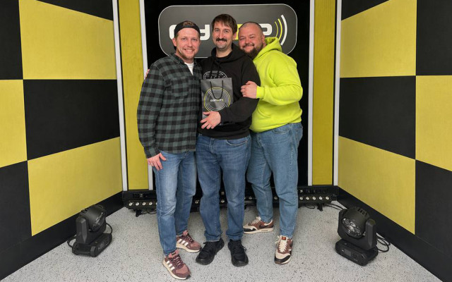 «Чистый кАсмос» и «Кусь за бочок»: Lesha Velmatown в эфире «Супер FM»